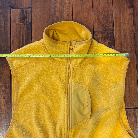 Women’s Free People Movement Yellow Cropped Fleece Vest - Picture 7 of 8